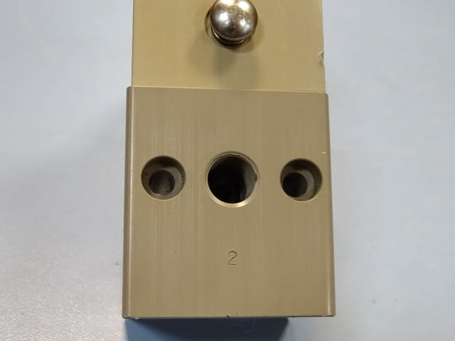 Пневматичен разпределител E.SEITZ-WETZIKON 213 1/4 220V, град Пловдив | Промишлено Оборудване - снимка 5