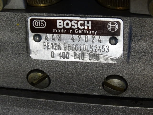 Горивно нагнетателна помпа (ГНП) Bosch RQV 300-1250AB10260L 12-cylinder fuel injection pump - снимка 5