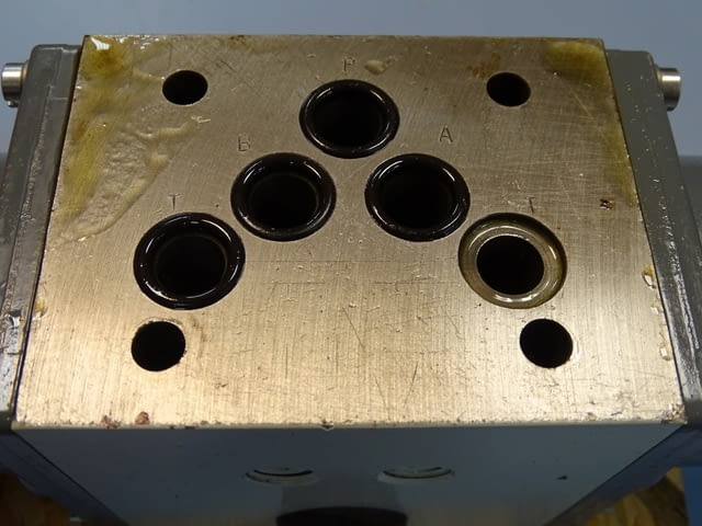 Хидравличен разпределител TOS RSE1 102K14/024S B-1 24VDC solenoid hidraulie valve - снимка 5