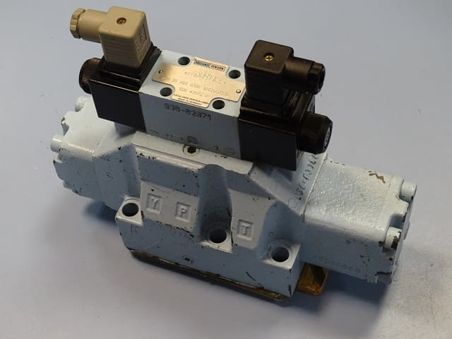 Хидравличен разпределител Denison 3D06 35 B10 0306 10C1W07338 220V directional control valve - снимка 3