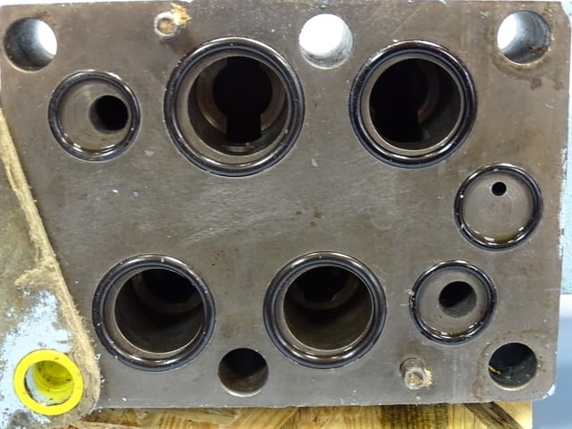 Хидравличен разпределител Denison 3D06 35 B10 0306 10C1W07338 220V directional control valve - снимка 8