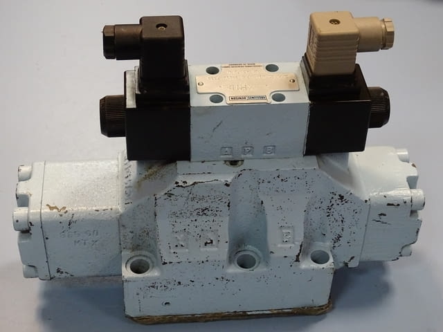 Хидравличен разпределител Denison 3D06 35 B10 0306 10C1W07338 220V directional control valve - снимка 9