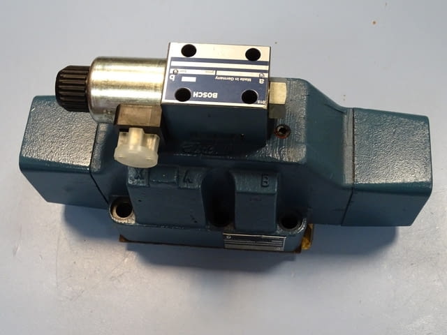 Хидравличен разпределител Bosch 0810 010 952, 0810 091 404 96VDC directional control valve - снимка 10