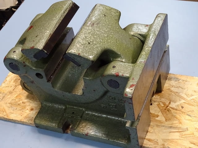 Тръбно менгеме TOS ф120 mm L-160 mm - град Пловдив | Промишлено Оборудване - снимка 2