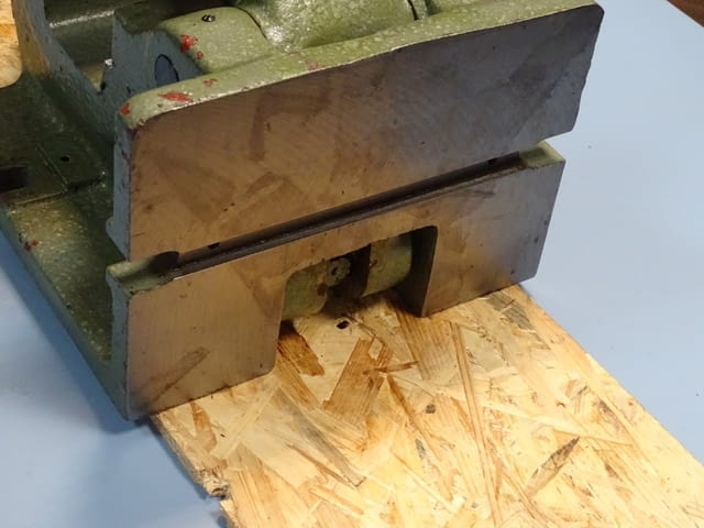 Тръбно менгеме TOS ф120 mm L-160 mm - град Пловдив | Промишлено Оборудване - снимка 3