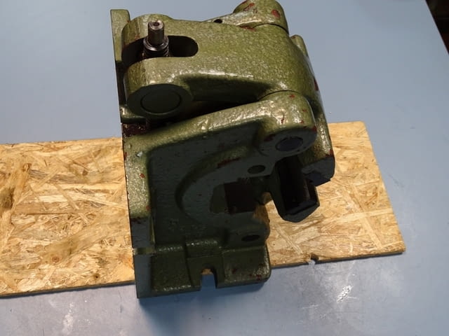 Тръбно менгеме TOS ф120 mm L-160 mm - град Пловдив | Промишлено Оборудване - снимка 8