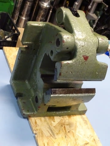 Тръбно менгеме TOS ф120 mm L-160 mm - град Пловдив | Промишлено Оборудване - снимка 10