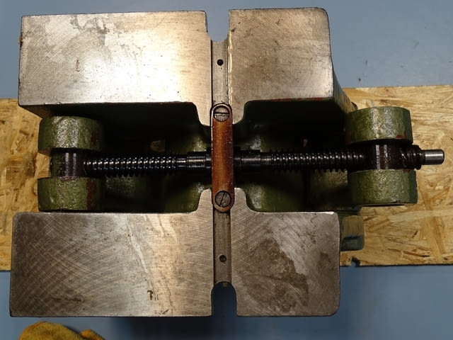 Тръбно менгеме TOS ф120 mm L-160 mm - град Пловдив | Промишлено Оборудване - снимка 11