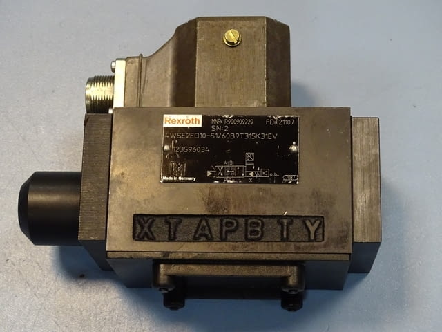 Серво клапан Rexroth 4WSE2ED10-51/60B9T315K31EV directional servo valve - снимка 12