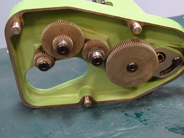 Приспособление за спирално фрезоване Deckel typ2235 Deckel spiral milling attachment gear boxes FP-1 - снимка 3