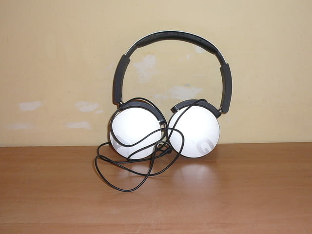 Akg y50 - град Пазарджик | Ресийвъри / Усилватели - снимка 2