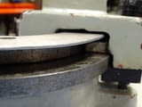 Приспособление за шлайф, заточващо устройство за абразивен диск