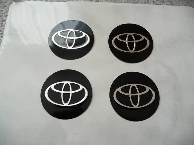 4 емблеми Тойота Toyota метални алуминиеви джанти лети волан, град Радомир - снимка 1