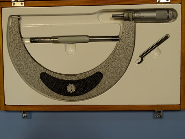 Микрометър SUHL 175-200 mm, 0.01 DDR Micrometer, city of Plovdiv | Industrial Equipment - снимка 2