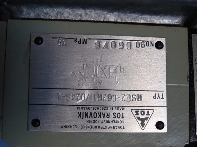 Хидравличен разпределител TOS RSEH2-252R solenoid valve 250 bar - снимка 4