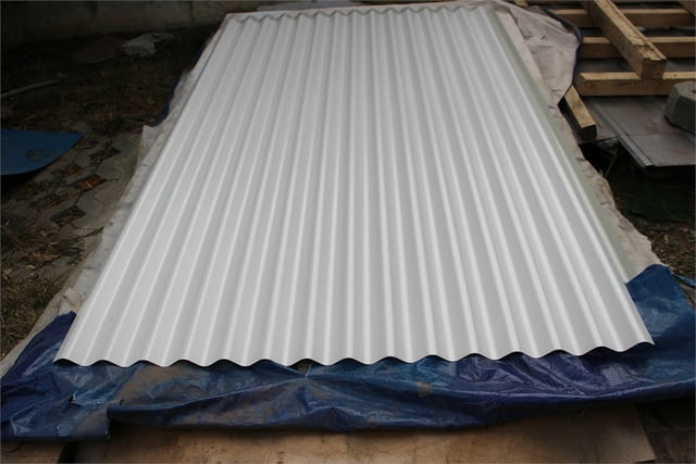 Вълнообразна пластифицирана ламарина Sn18x75-1050 RAL9002 в София - снимка 2