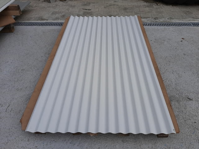 Вълнообразна пластифицирана ламарина Sn18x75-1050 RAL9002 в София - снимка 3