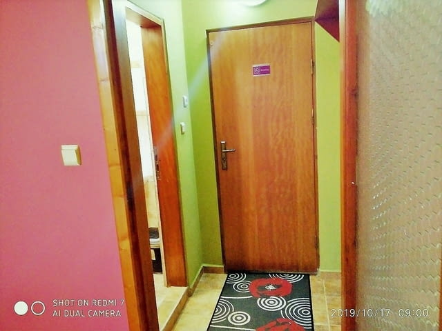 Единична стая за нощувки с отделен вход, собствена баня/WC, климатик, TV, Wi-Fi - снимка 6