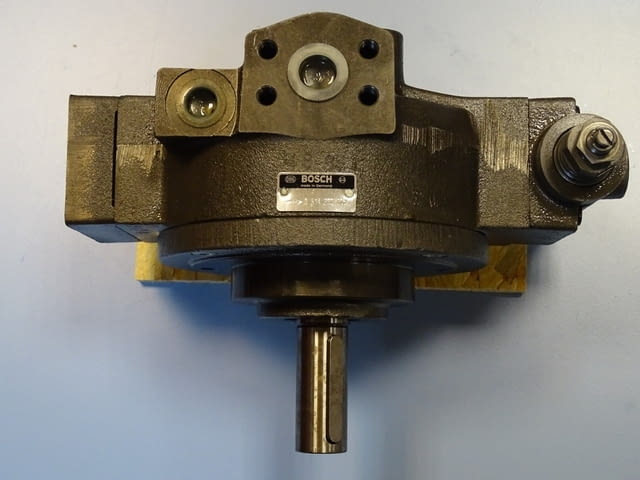 Радиално-бутална хидравлича помпа BOSCH 0 514 300 001 radial piston pump - снимка 3