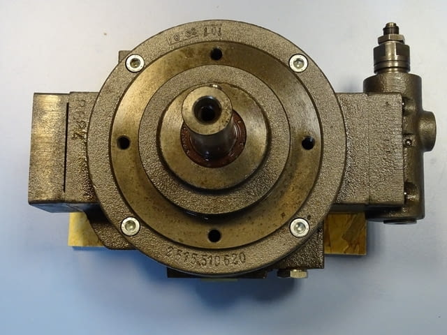 Радиално-бутална хидравлича помпа BOSCH 0 514 300 001 radial piston pump - снимка 8