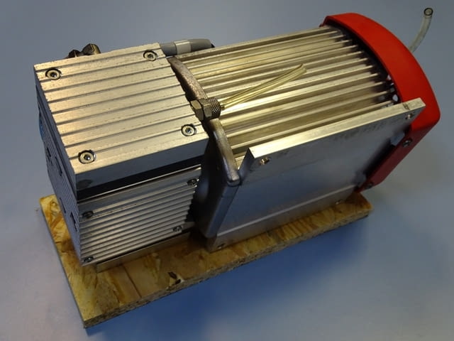 Вакуум помпа Pfeiffer MVD015 diaphragm pump, град Пловдив | Промишлено Оборудване - снимка 9