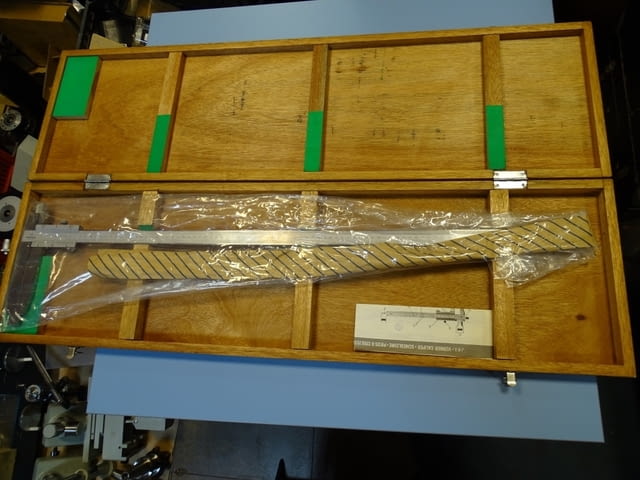 Шублер Mitutoyo 533-405 0-800mm vernier caliper - град Пловдив | Инструменти - снимка 1