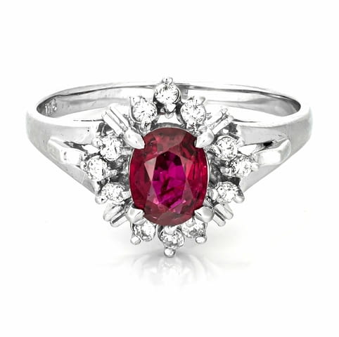 Платинен пръстен с натурален рубин и диаманти