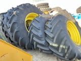 Комплект двойни гуми Michelin и джанти John Deere за трактори John Deere 8-ма серия