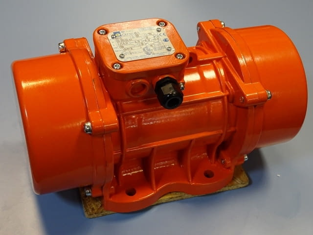 Вибромотор OLI MVE 400/15 electric vibrating motor 220/380V, град Пловдив - снимка 2
