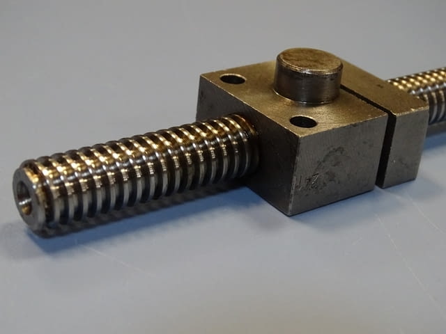 Винт с гайка прецизен L-320mm ф14mm - град Пловдив | Промишлено Оборудване - снимка 3