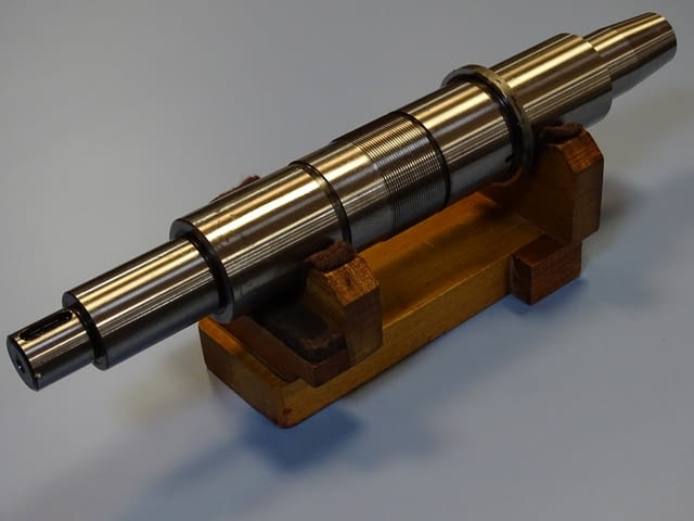 Шпиндел за плосък шлайф ЗЛ722В L-420mm 500 лв, град Пловдив | Промишлено Оборудване - снимка 1