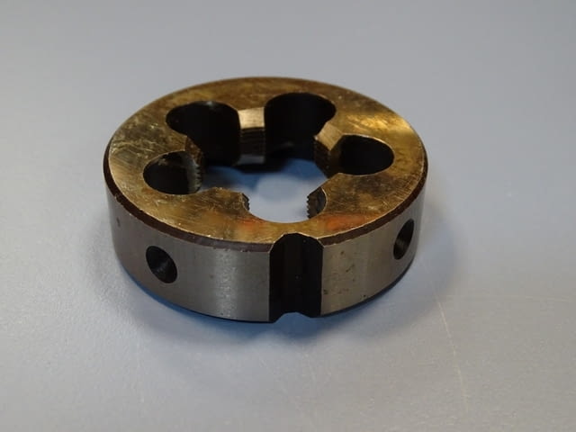 Плашка М24х1 за метрична резба, дясна - град Пловдив | Инструменти - снимка 1