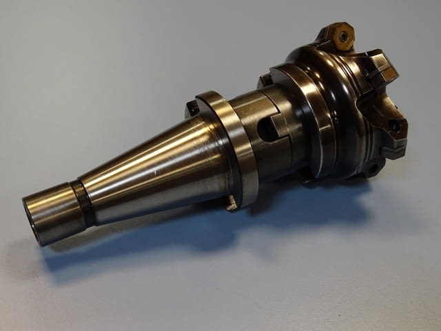 Държач инструментален ISO B40-27 с фреза Walter BLAXX, град Пловдив | Инструменти - снимка 2