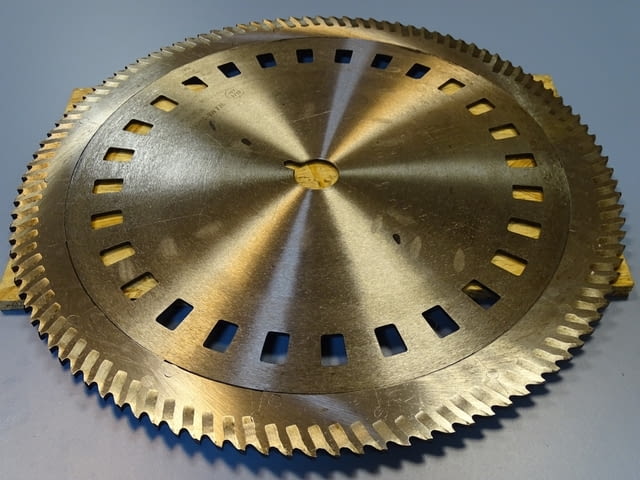 Циркулярен диск за метал HSS Globus NPTK 425-6 SW7M, city of Plovdiv | Instruments - снимка 1