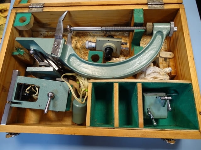 Уред за определяне на твърдост ТПП-10 - град Пловдив | Промишлено Оборудване - снимка 1