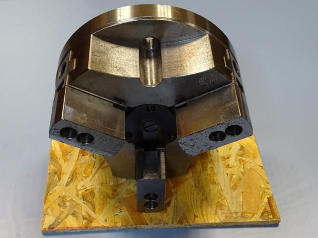 Клинозатегателен патронник КПТ-250 - град Пловдив | Промишлено Оборудване - снимка 1