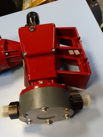 Мембранна дозираща помпа ETATRON 1D158BA00H00 Diaphragm dosing pump - снимка 2