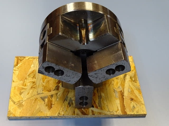 Клинозатегателен патронник КПТ-200 - град Пловдив | Промишлено Оборудване - снимка 1