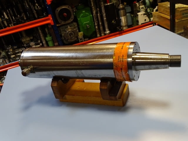 Хидростатичен шпиндел за шлайф MGF 2605/87 Hidrostatic Cylindrical Grinding Spindle - снимка 9