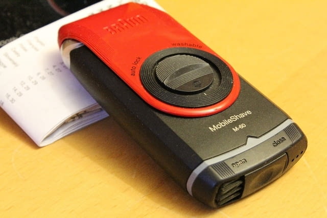 Самобръсначка Braun 5607 на батерии - град Видин | Козметика - снимка 2