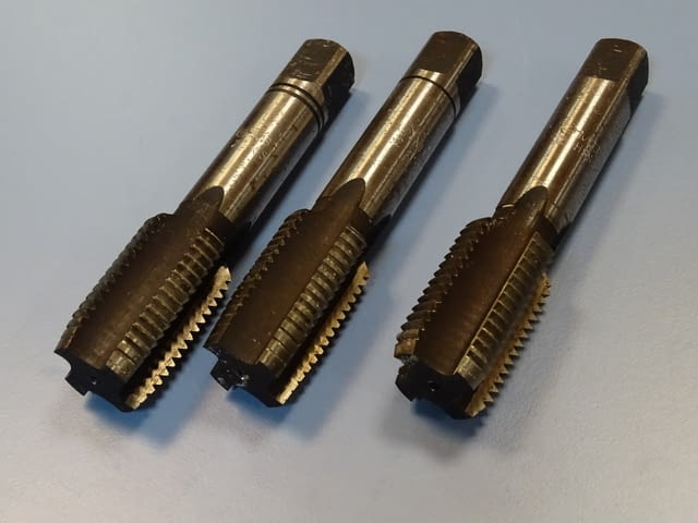 Метчик M33 ( I, II, III ) комплект HSS - град Пловдив | Инструменти - снимка 1