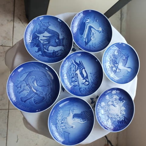 Различни модели колекционерски чинии от различни години и различни размери - снимка 5