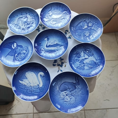 Различни модели колекционерски чинии от различни години и различни размери - снимка 7