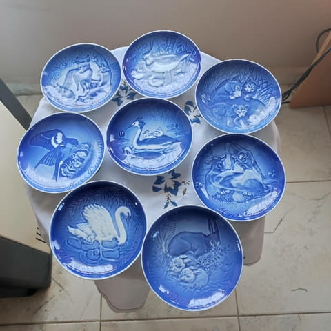 Различни модели колекционерски чинии от различни години и различни размери - снимка 8