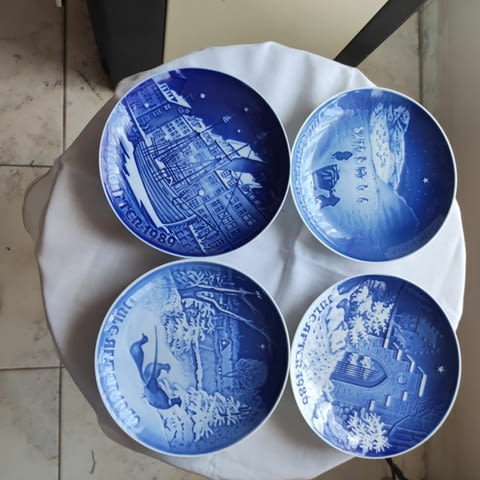 Различни модели колекционерски чинии от различни години и различни размери - снимка 11