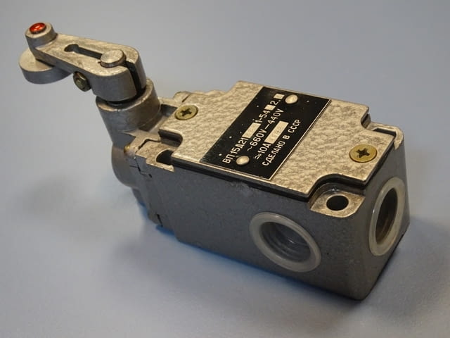 Краен изключвател ВП 15Д 21А231-54У2.3 10A 660V, град Пловдив | Промишлено Оборудване - снимка 1