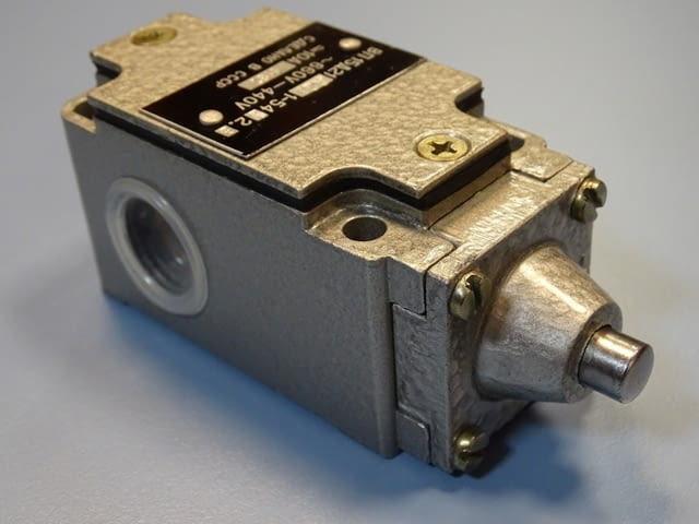 Краен изключвател ВП 15Д 21А211-54У2.3 10A 660V, град Пловдив | Промишлено Оборудване - снимка 3