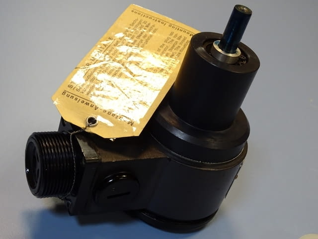 Тахогенератор DEUTA-Werke control EF43/2e generotor tachometer - снимка 8