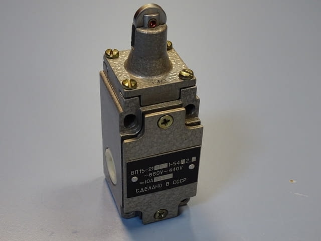 Краен изключвател ВП15 21А221-54У2.3 10A 660V, град Пловдив | Промишлено Оборудване - снимка 1