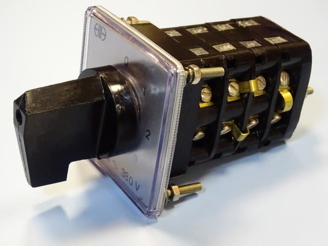 Ключ ПГП-10-20 10А 380V 4-секционен - град Пловдив | Промишлено Оборудване - снимка 1